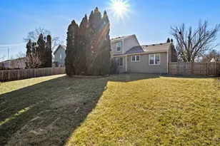 97 E Harbor Dr, Lake Zurich, IL 60047 - Photo 4