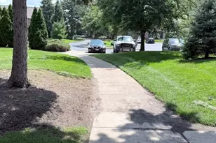 1573 Raymond Dr, Naperville, IL 60563 - Photo 2