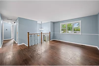 933 Webster Lane, Schaumburg, IL 60193 - Photo 4