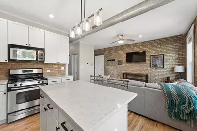 1657 W Addison Street #3, Chicago, IL 60613 - Photo 6