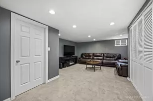 2030 Westbury Ln, Aurora, IL 60502 - Photo 24