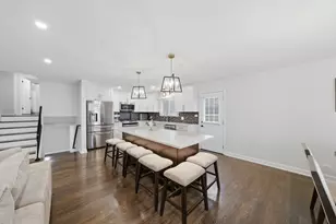 7928 Arcadia St, Morton Grove, IL 60053 - Photo 12