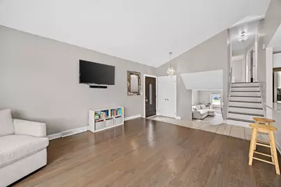8104 Gross Point Road, Morton Grove, IL 60053 - Photo 10
