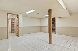 10351 W Prairie Ln, Beach Park, IL 60087 - Photo 32