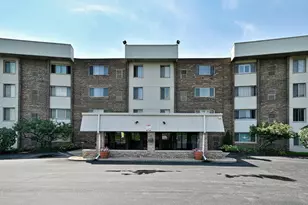 841 N York Rd, Elmhurst, IL 60126 - Photo 1