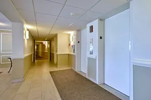 841 N York Rd, Elmhurst, IL 60126 - Photo 10
