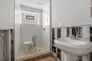 7726 S Kingston Ave, Chicago, IL 60649 - Photo 32
