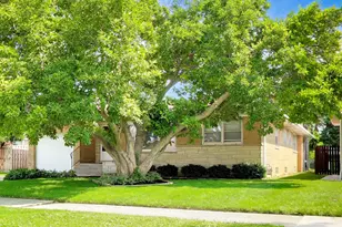 909 Worcester Ave, Westchester, IL 60154 - Photo 2