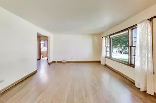 909 Worcester Ave, Westchester, IL 60154 - Photo 4