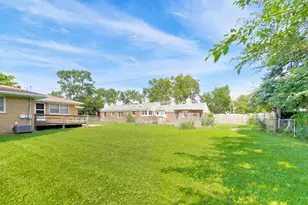 909 Worcester Ave, Westchester, IL 60154 - Photo 40