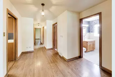 909 Worcester Avenue, Westchester, IL 60154 - Photo 14