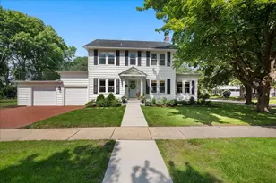 1001 Peyton St, Geneva, IL 60134 - Photo 1