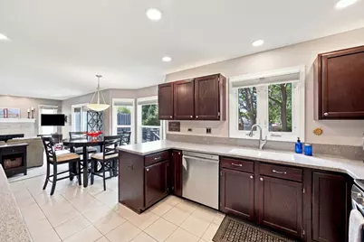 1050 Hampshire Lane, Elgin, IL 60120 - Photo 20