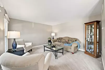 1050 Hampshire Lane, Elgin, IL 60120 - Photo 4