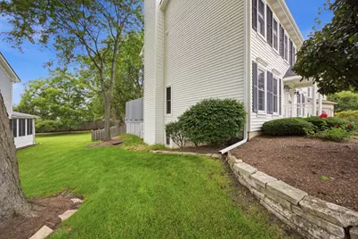 1050 Hampshire Lane, Elgin, IL 60120 - Photo 48