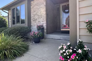 721 Valley View Dr, Fulton, IL 61252 - Photo 2