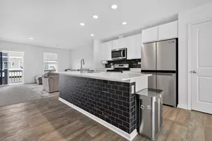 17317 Roscommon Rd, Tinley Park, IL 60477 - Photo 4