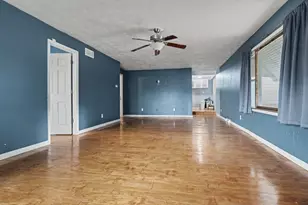 1313 W Chestnut St, Bloomington, IL 61701 - Photo 10
