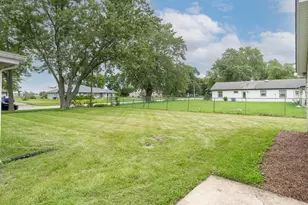 1098 Karner Dr, Joliet, IL 60433 - Photo 44