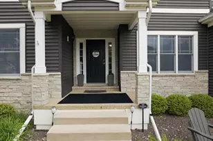 41 Pebblebrook Ct, Bloomington, IL 61705 - Photo 2