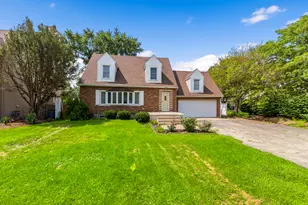 1801 W Carriage Ct, Addison, IL 60101 - Photo 1