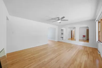 5023 W 81st Street, Burbank, IL 60459 - Photo 4