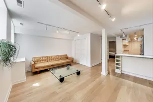 2142 N Oakley Ave, Chicago, IL 60647 - Photo 2
