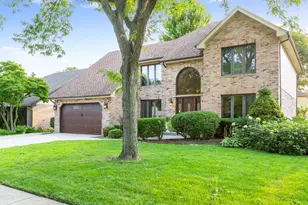 204 Rosedale Ct, Bloomingdale, IL 60108 - Photo 2