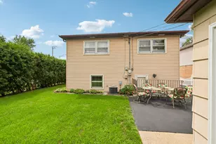 5441 S Ashland Ave, Countryside, IL 60525 - Photo 4