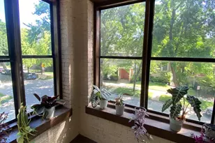 1900 W Byron St, Chicago, IL 60618 - Photo 8