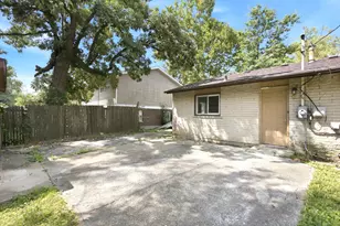 703 Circle Dr, University Park, IL 60484 - Photo 16