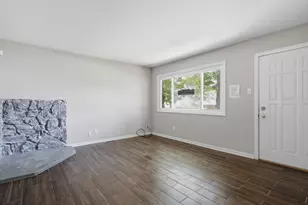 703 Circle Dr, University Park, IL 60484 - Photo 2