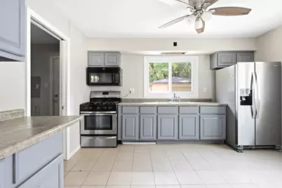 703 Circle Drive, University Park, IL 60484 - Photo 6