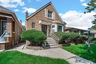 8610 S Vernon Ave, Chicago, IL 60619 - Photo 2