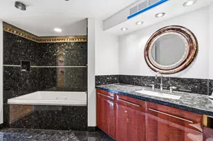 950 N Michigan Ave, Chicago, IL 60611 - Photo 12