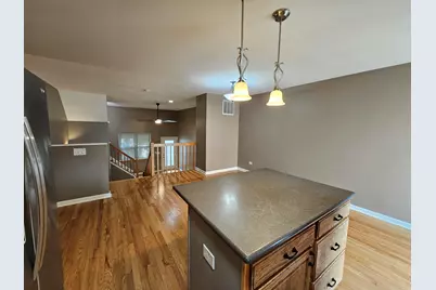 7256 N Rogers Avenue, Chicago, IL 60645 - Photo 6