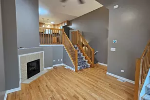 7256 N Rogers Ave, Chicago, IL 60645 - Photo 2