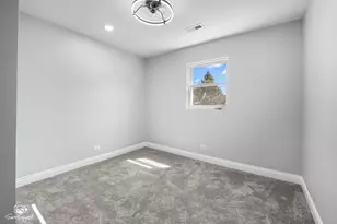 8445 S Luella Ave, Chicago, IL 60617 - Photo 20