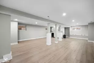 8445 S Luella Ave, Chicago, IL 60617 - Photo 26