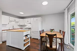 2352 South St, Elgin, IL 60123 - Photo 6
