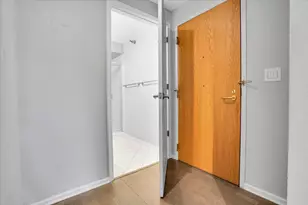 345 N La Salle Dr, Chicago, IL 60654 - Photo 8