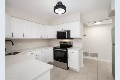 101 Bar Harbour Road #2M, Schaumburg, IL 60193 - Photo 8