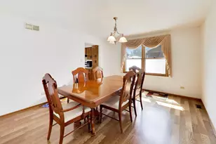 7533 Wilton Rd, Darien, IL 60561 - Photo 14
