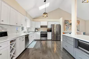 750 Bluestone Bay Dr, New Lenox, IL 60451 - Photo 2