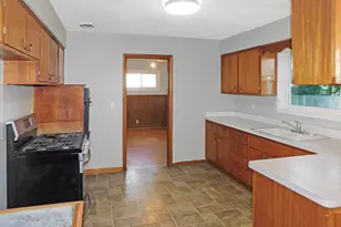 519 Ravine St, South Beloit, IL 61080 - Photo 4