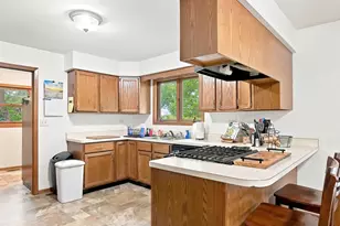 24878 W Highwoods Dr, Lake Villa, IL 60046 - Photo 10