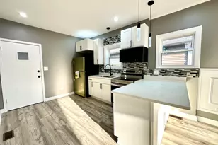 139 S 12th Ave, Maywood, IL 60153 - Photo 8