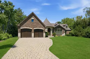 10S230 Grant St, Burr Ridge, IL 60527 - Photo 2