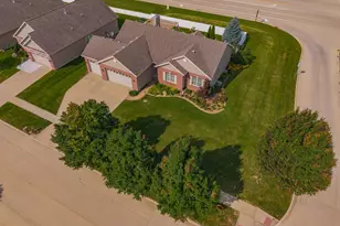 2030 Escalade Rd, Bloomington, IL 61705 - Photo 52