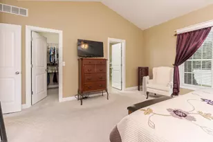 2030 Escalade Rd, Bloomington, IL 61705 - Photo 24